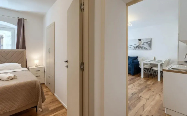 Modern Apartment With Open-air Parking