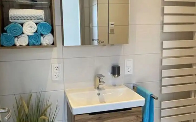 Near the North Sea Modern Retreat