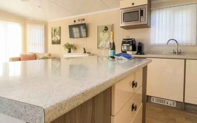2 Willow Way