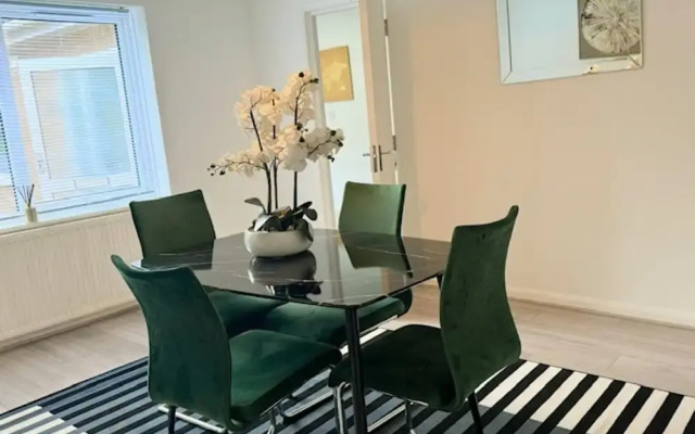 Bungalow - Sleeps 6 - Garden - Wheelchair Access