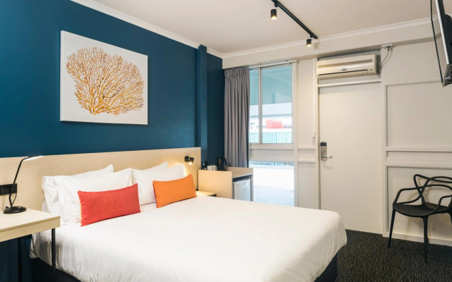 Nightcap at Edge Hill Tavern – Guest Rooms – Cairns