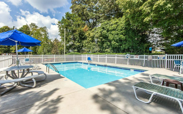 Econo Lodge Cleveland