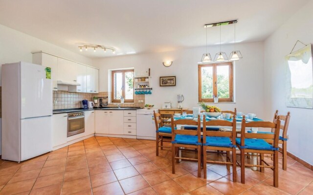 Beautiful Home in Dobrinj With Wifi and 4 Bedrooms