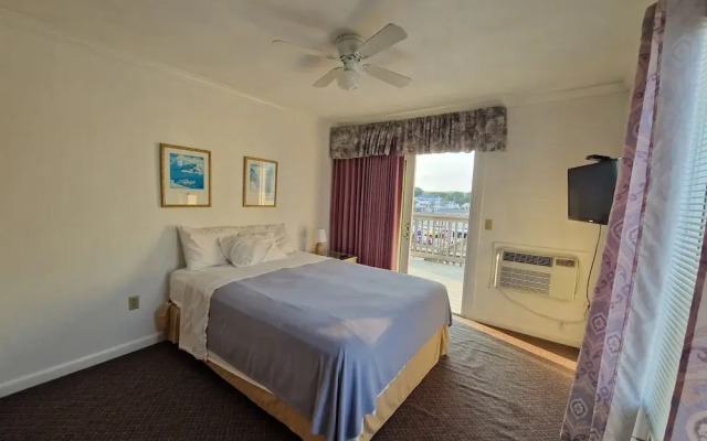 Sandcastle Beachfront Inn