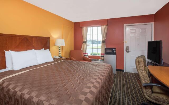 Baymont by Wyndham Commerce GA Near Tanger Outlets Mall