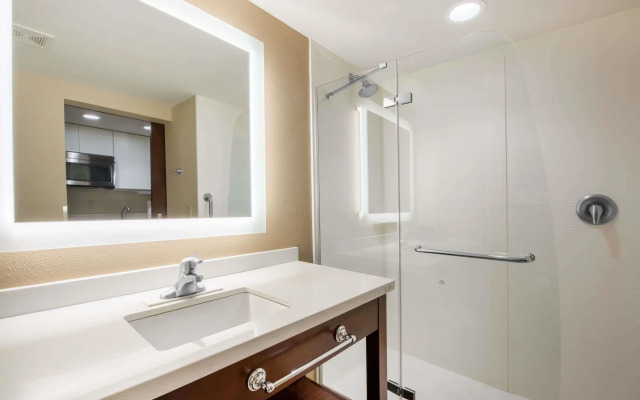 Hawthorn Suites by Wyndham Bridgeport/Clarksburg