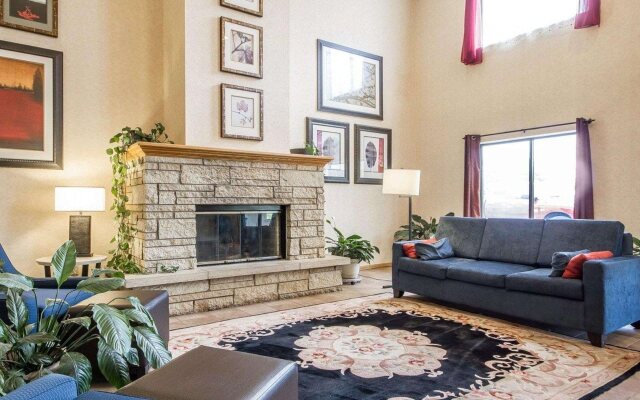 Comfort Inn & Suites Black River Falls I-94