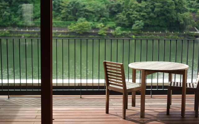 River Retreat GARAKU