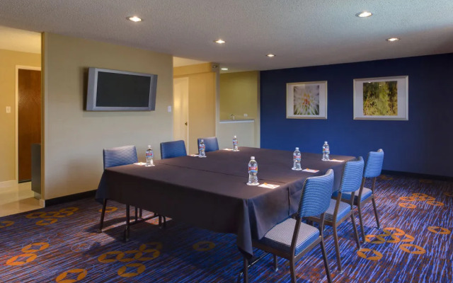 Courtyard Houston Brookhollow