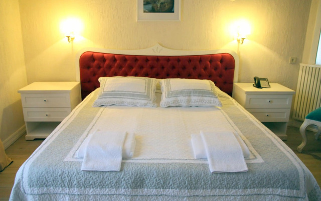 Aeneas Hotel