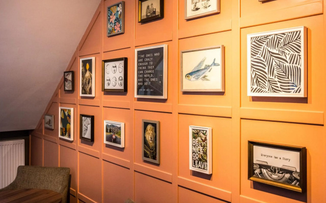 Almondsbury Inn & Lounge