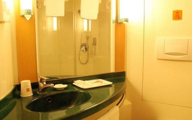 Ibis Hotel Zhongshan Huangpu