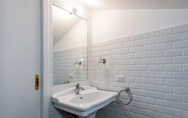 IREX Trevi Fountain Penthouse