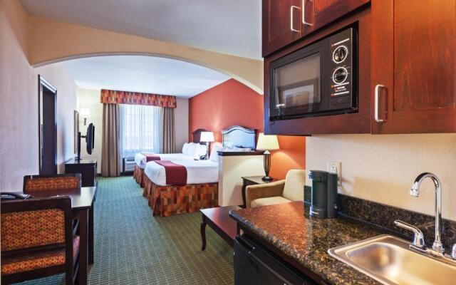 Holiday Inn Express and Suites Henderson by IHG