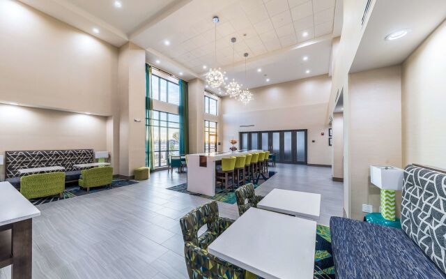 Hampton Inn & Suites Pryor