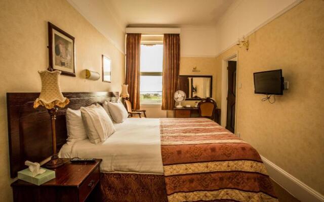 Queen s Hotel