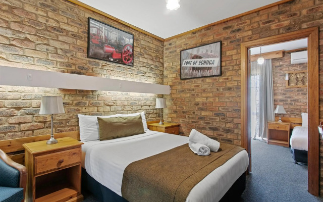 The Settlement Historic Hotel