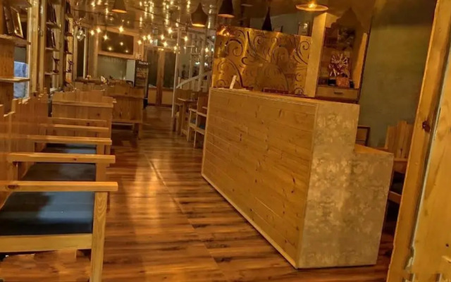 Rooftop Cottages & Restaurant Pangot