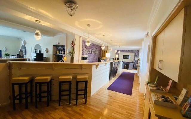 Hallbergerhof Hotel & Hostel