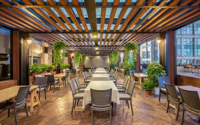 Holiday Inn Beijing Focus Square by IHG