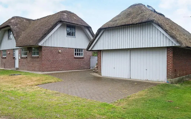 6 Person Holiday Home in Blavand
