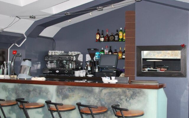 Hotel Caribou