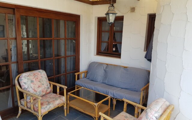 Villa With sea View and Pool