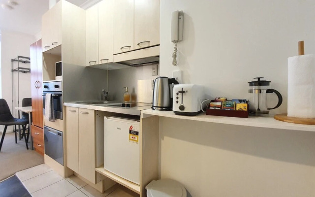 Private & Compact CBD Studio - Free Wifi