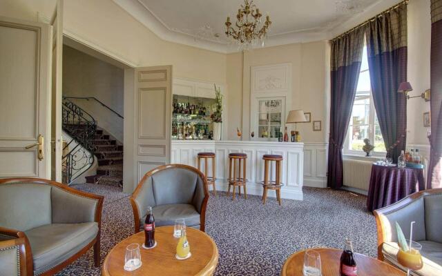 Hôtel Château Cléry