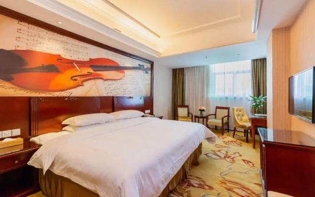 Vienna Hotel Shenzhen Guanlan Guanguang Road Fushikang Branch
