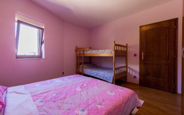 Apartment Djusi