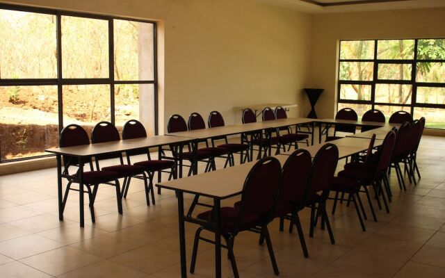 Four Pillars Lodge Chilanga