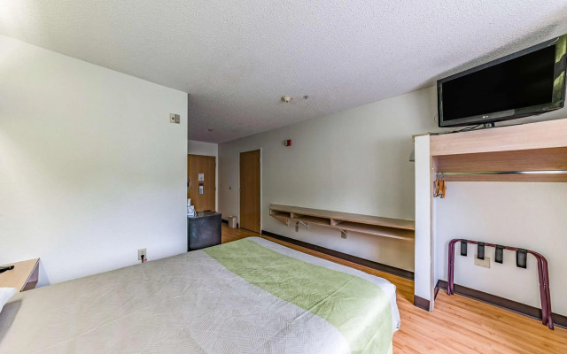 Motel 6 Charlotte, NC - University