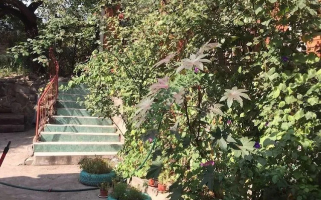 Гостиный дом на Грибоедовском 27А