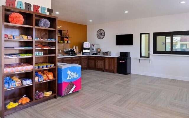 Scottish Inn & Suites