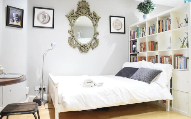 Modern Studio Near Chelsea