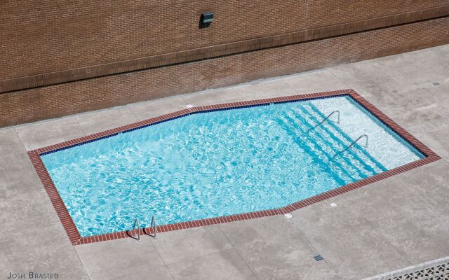 Alder Hotel Uptown New Orleans