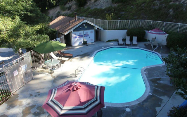 Lake Arrowhead Chalets