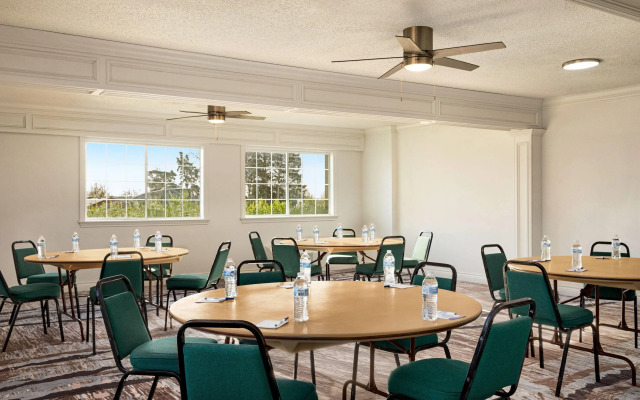 Baymont by Wyndham Blackwell I-35