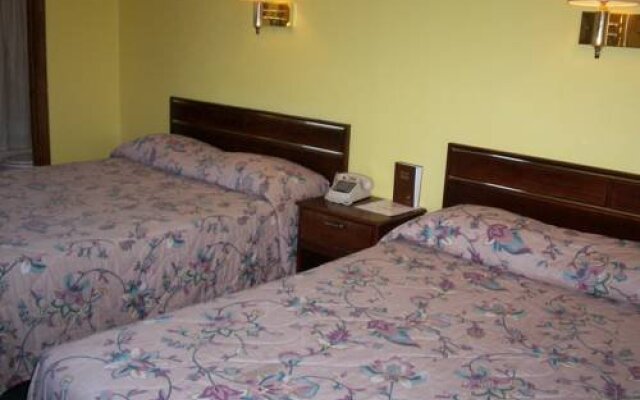 Colonial Inn