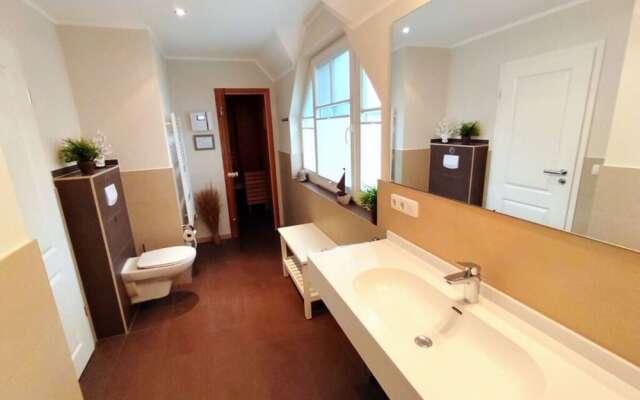 Strandburg Modern Retreat