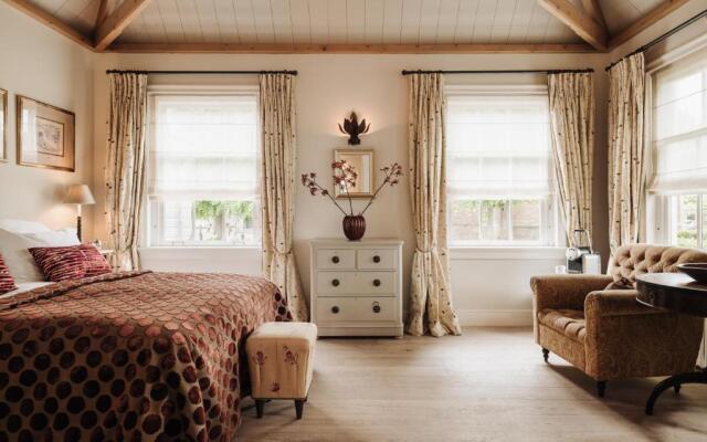 Inn on the Lake