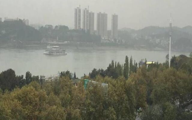 Yichang Riverside No.1 Hotel