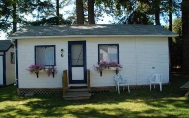 Bayfield River Cottage Colony & Marina Inc.