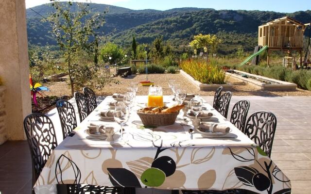 Lavish House in Ardeche With Shared Pool