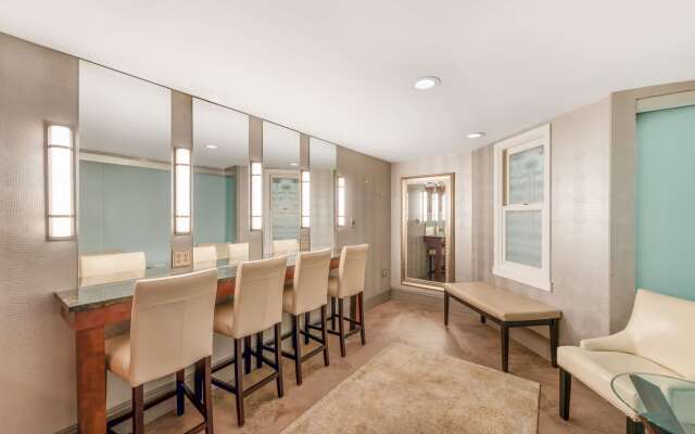 Best Western Plus White Bear Country Inn