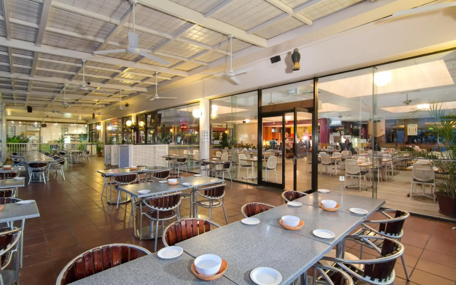 Acacia Court Hotel
