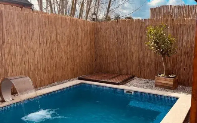 Limon Deluxe Bungalows