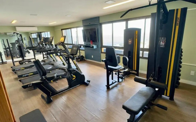 Academia/Garagem/ Piscina : a 300 m do Farol