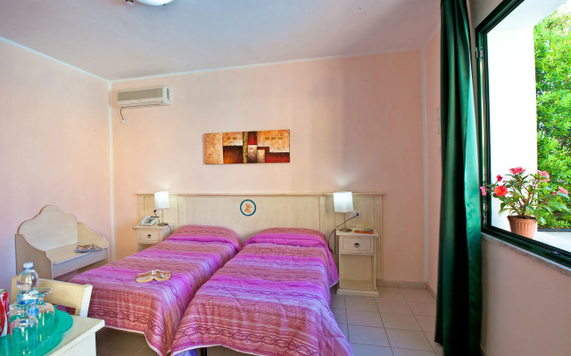 Ariadimari Hotel